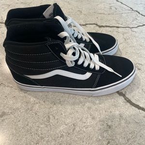 Never Worn- 10.5 Men’s